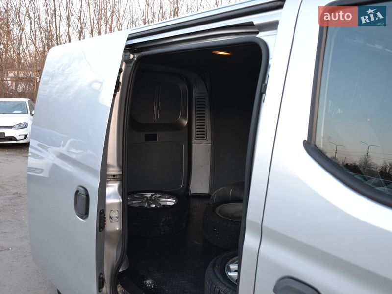 Грузовой фургон Maxus e-Deliver 3 2021 в Луцке фото 18 Грузовой фургон Maxus e-Deliver 3 2021 в Луцке