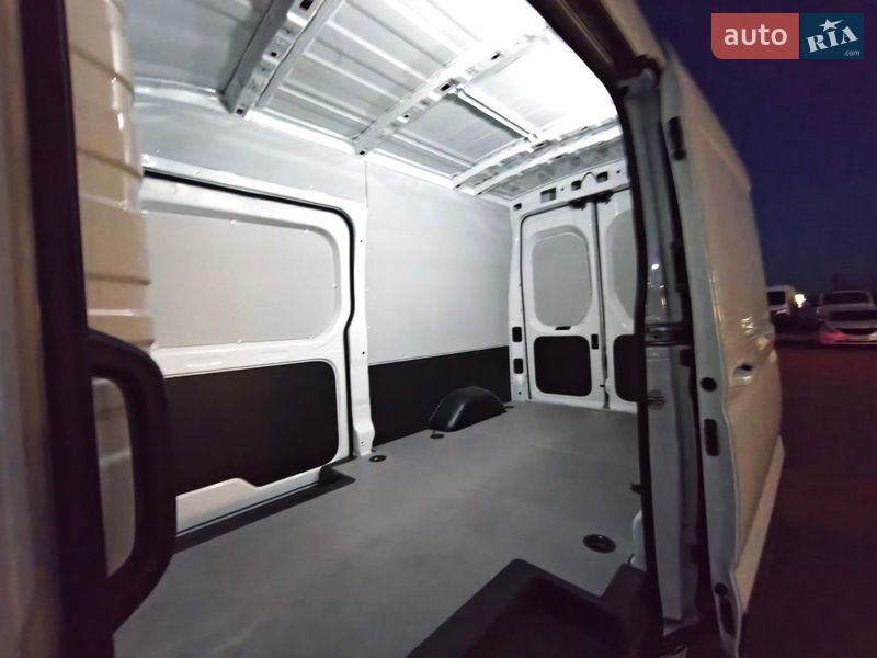 Грузовой фургон Maxus e-Deliver 9 2023 в Киеве