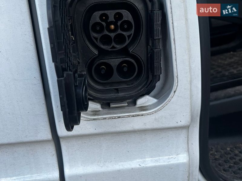 Грузовой фургон Maxus EV80 2017 в Каменском