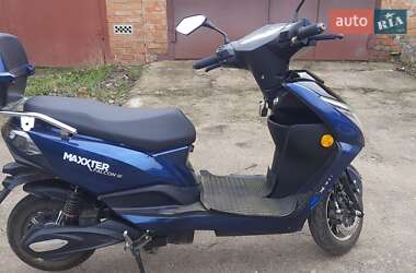 Скутер Maxxter Falcon 2020 в 