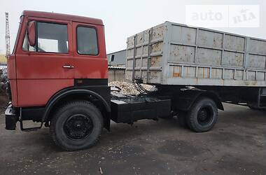Тягач МАЗ 54323 1988 в 