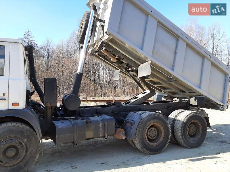Самосвал МАЗ 551605 2005 в Долине