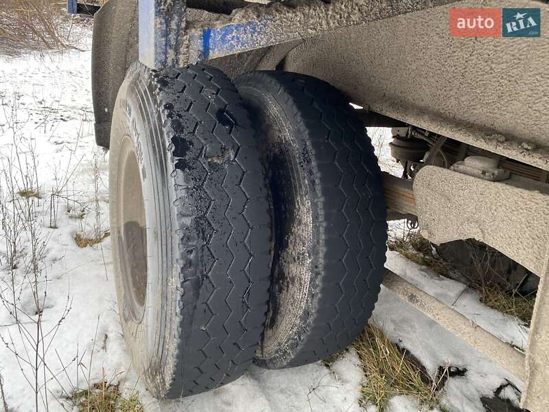 Бортовой полуприцеп МАЗ 938660 1992 в Гадяче