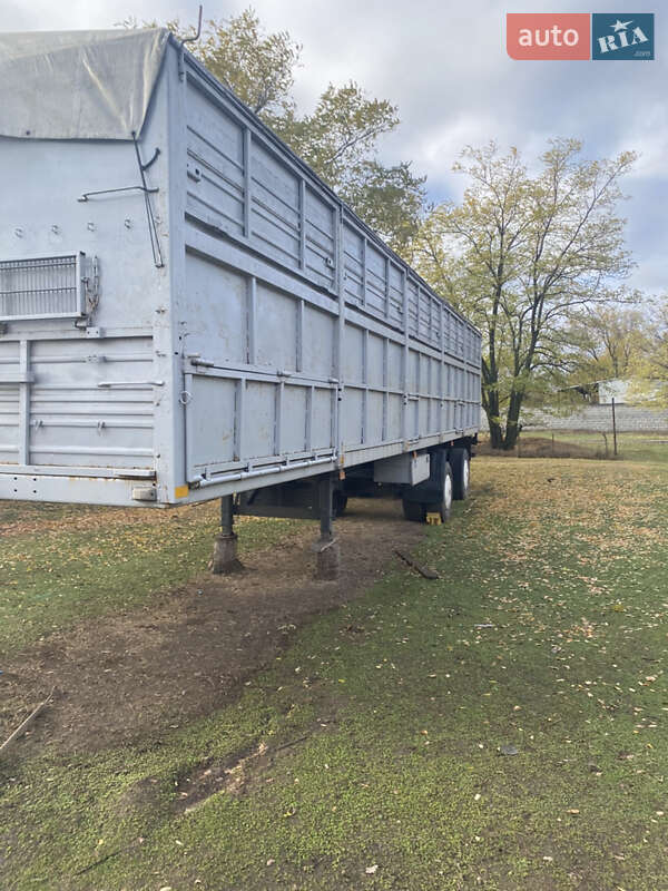 Зерновоз - полуприцеп МАЗ 938662 2003 в Пятихатках