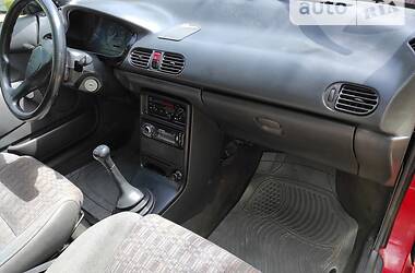 Седан Mazda 121 1994 в Одессе