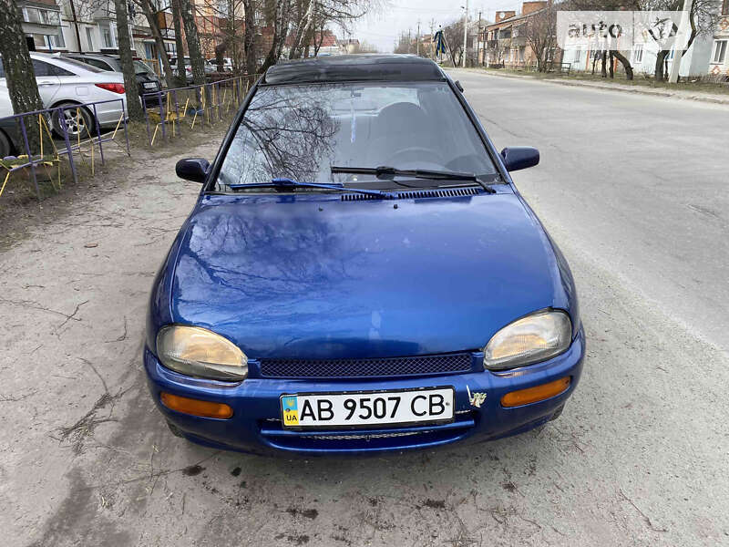 Седан Mazda 121 1994 в Романове