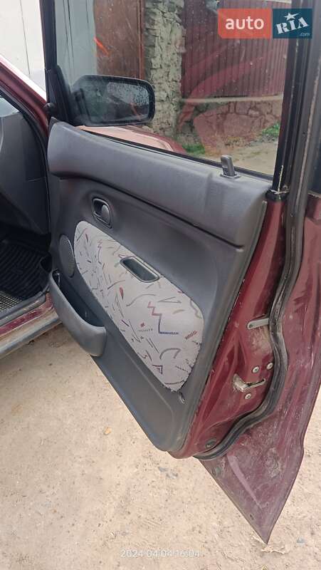 Седан Mazda 121 1993 в Могилів-Подільському фото 7 Седан Mazda 121 1993 в Могилів-Подільському