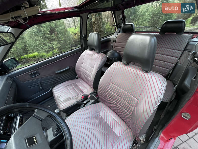 Хэтчбек Mazda 121 1988 в Запорожье