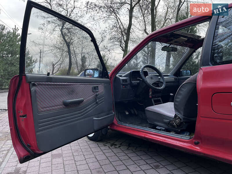 Хэтчбек Mazda 121 1988 в Запорожье