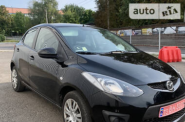 Хэтчбек Mazda 2 2010 в 