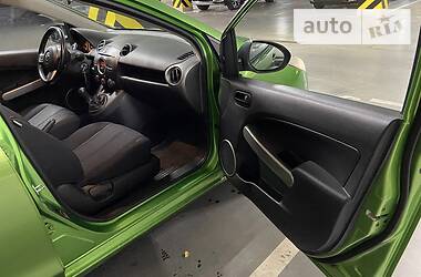 Хэтчбек Mazda 2 2008 в 