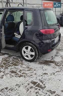 Хэтчбек Mazda 2 2004 в Киеве