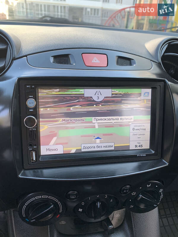 Хэтчбек Mazda 2 2014 в Чернигове