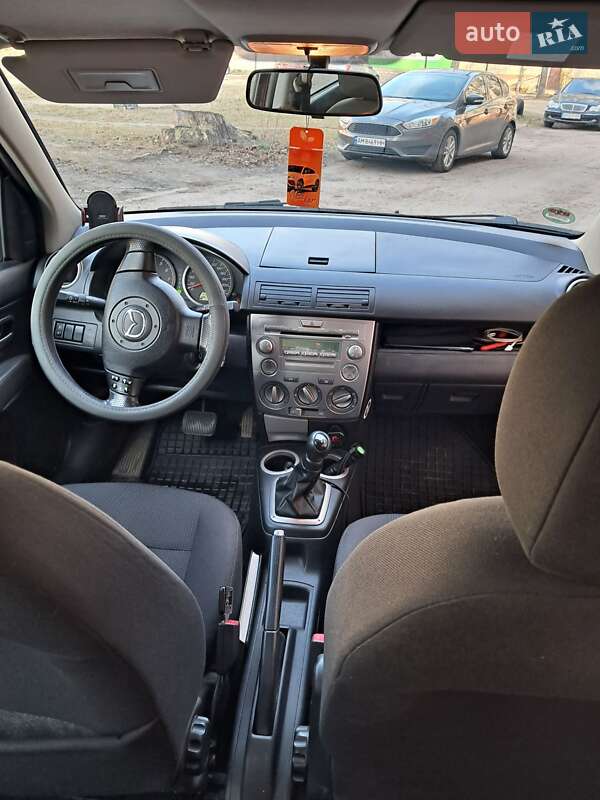 Хэтчбек Mazda 2 2007 в Коростене