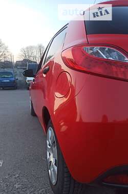 Хэтчбек Mazda 2 2009 в Ровно