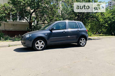 Хэтчбек Mazda 2 2004 в 