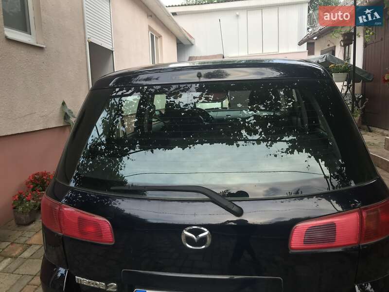 Хетчбек Mazda 2 2004 в Сваляві