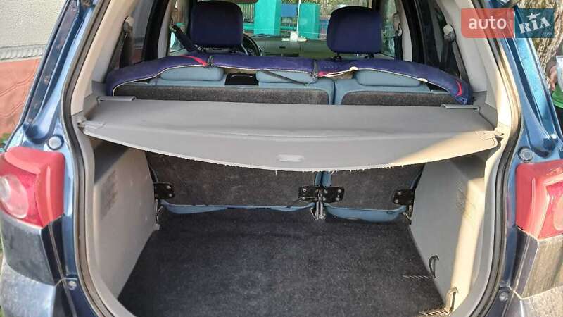 Хэтчбек Mazda 2 2004 в Сокирянах