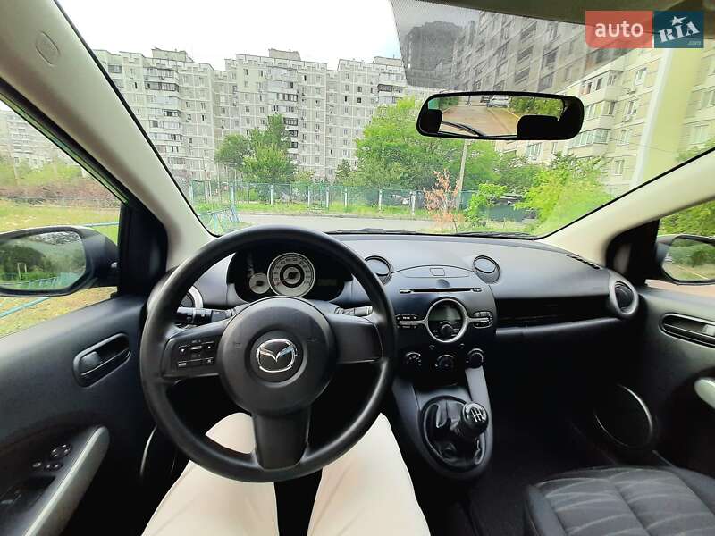 Хэтчбек Mazda 2 2008 в Киеве