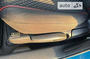 Хэтчбек Mazda 2 2011 в 