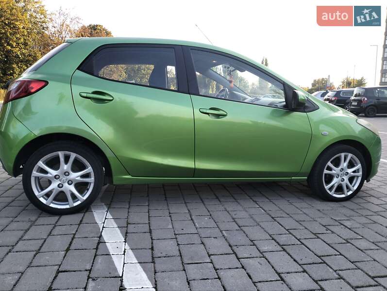 Хетчбек Mazda 2 2008 в Луцьку