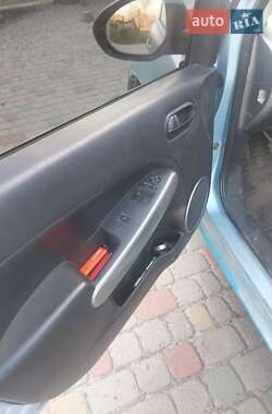 Хэтчбек Mazda 2 2008 в 