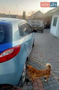 Хэтчбек Mazda 2 2008 в 