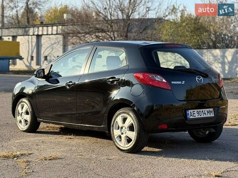 Хэтчбек Mazda 2 2008 в Днепре
