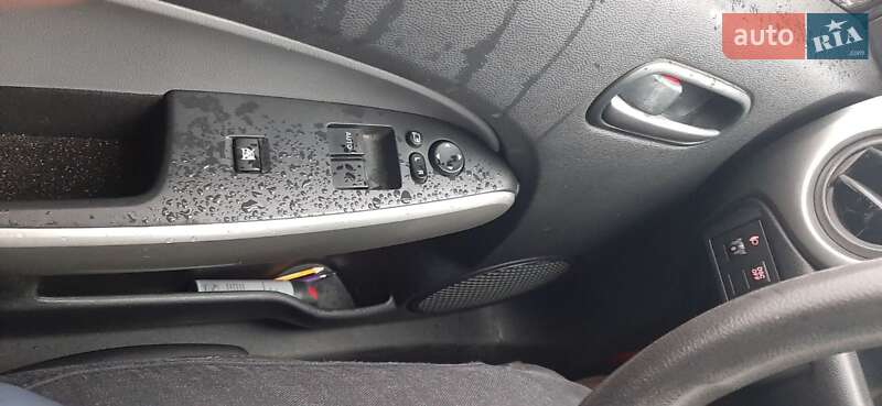 Хэтчбек Mazda 2 2009 в Днепре