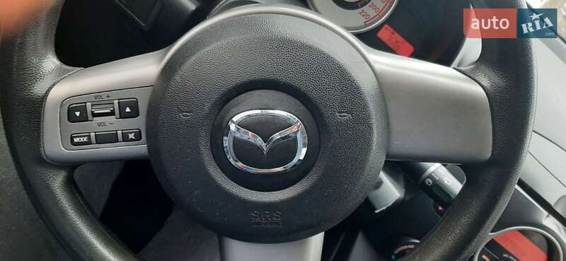 Хэтчбек Mazda 2 2009 в Днепре