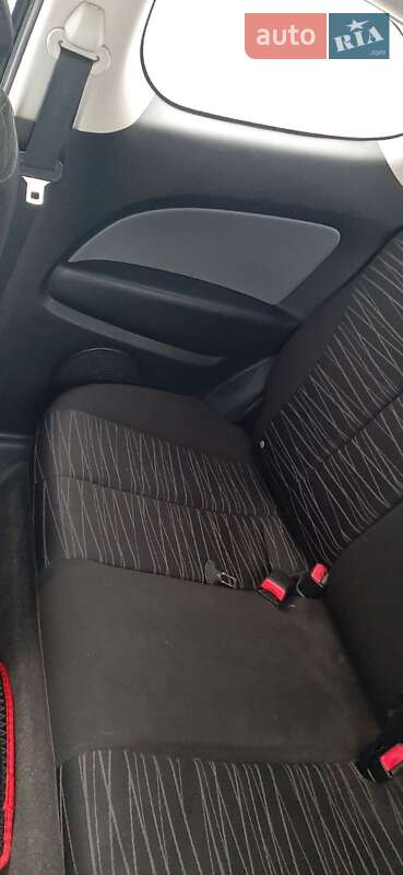 Хэтчбек Mazda 2 2009 в Днепре