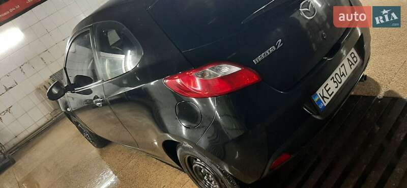 Хэтчбек Mazda 2 2009 в Днепре