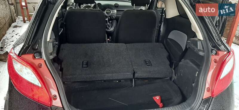 Хэтчбек Mazda 2 2009 в Днепре