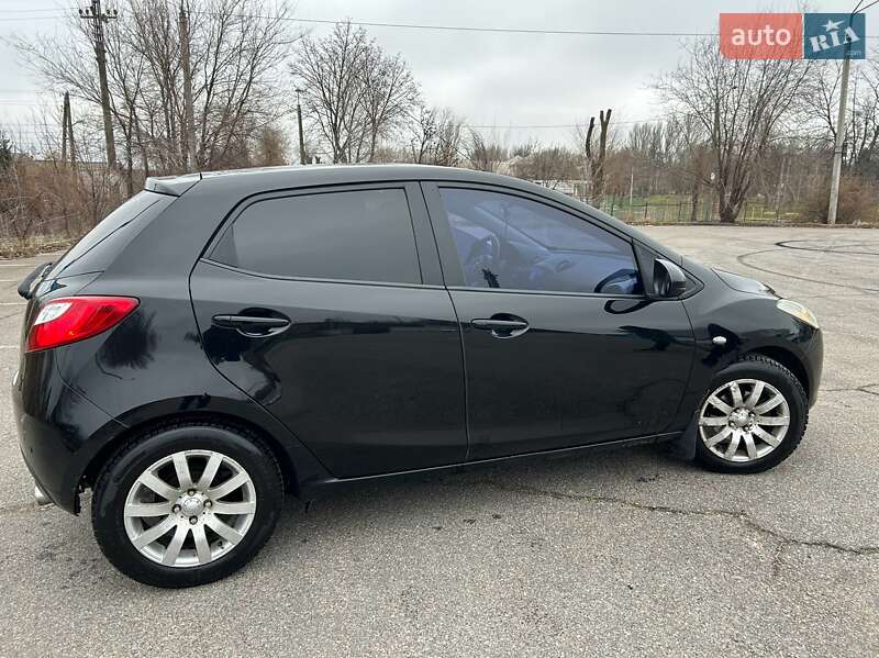 Хэтчбек Mazda 2 2009 в Запорожье