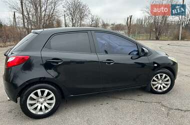 Хэтчбек Mazda 2 2009 в 
