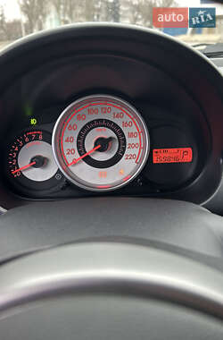 Хэтчбек Mazda 2 2009 в 