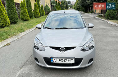 Хэтчбек Mazda 2 2009 в 