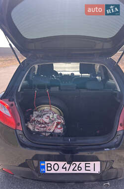 Хэтчбек Mazda 2 2007 в 