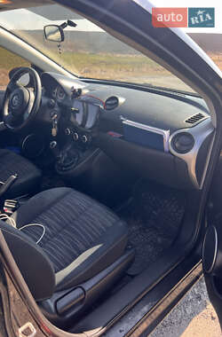 Хэтчбек Mazda 2 2007 в 