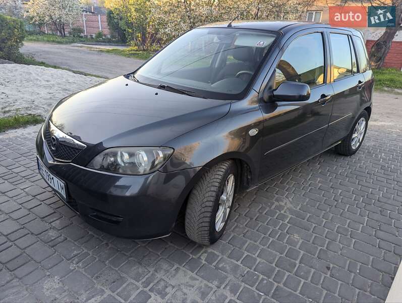Хэтчбек Mazda 2 2007 в 