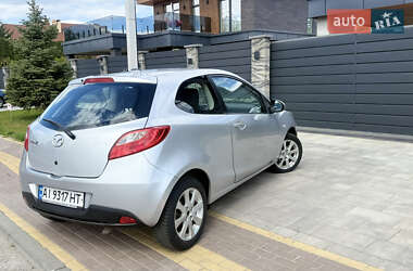 Хэтчбек Mazda 2 2009 в 