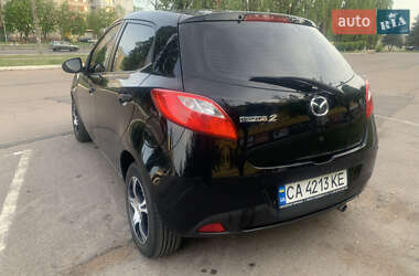 Хэтчбек Mazda 2 2008 в 
