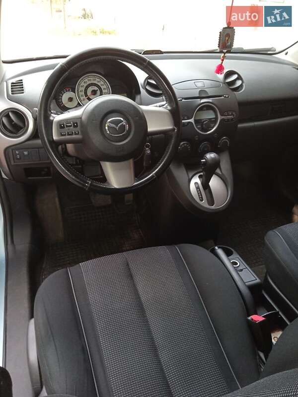 Хэтчбек Mazda 2 2008 в Кривом Роге