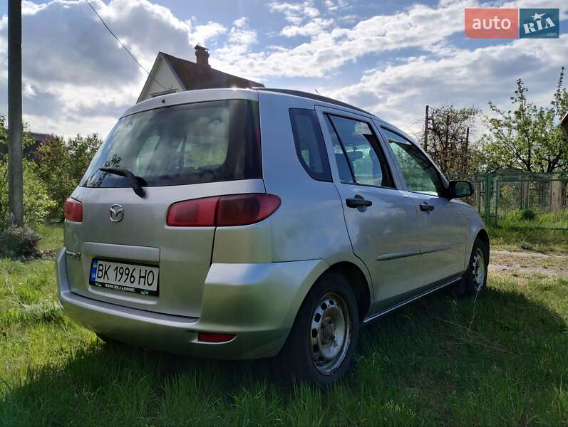 Хэтчбек Mazda 2 2004 в Ровно
