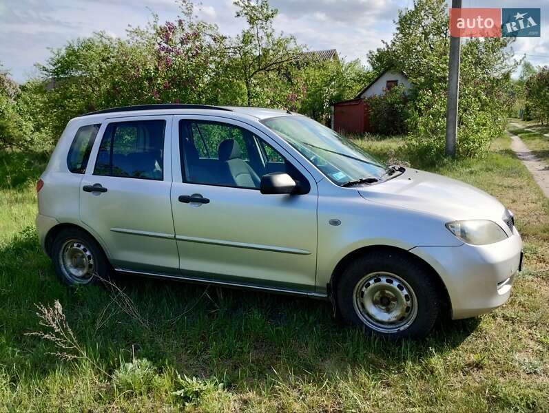 Хэтчбек Mazda 2 2004 в Ровно