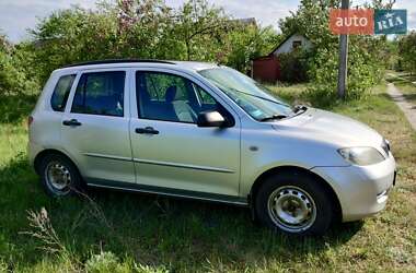 Хэтчбек Mazda 2 2004 в 