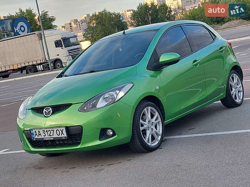 Хетчбек Mazda 2 2009 в Києві