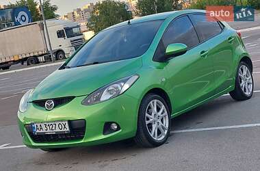 Хэтчбек Mazda 2 2009 в 