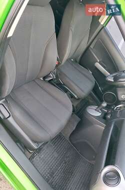Хэтчбек Mazda 2 2009 в 
