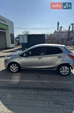 Хэтчбек Mazda 2 2009 в 